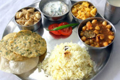 collegium-medium-jagiellonian-university-indian-food